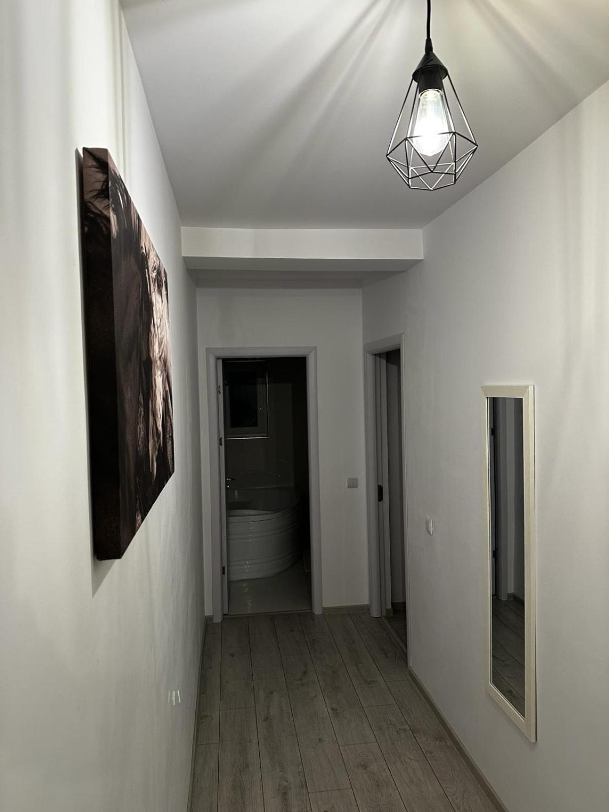 56m² 1 slaapkamer, 1 privé badkamer Appartement in Centru Suceava Buitenkant foto